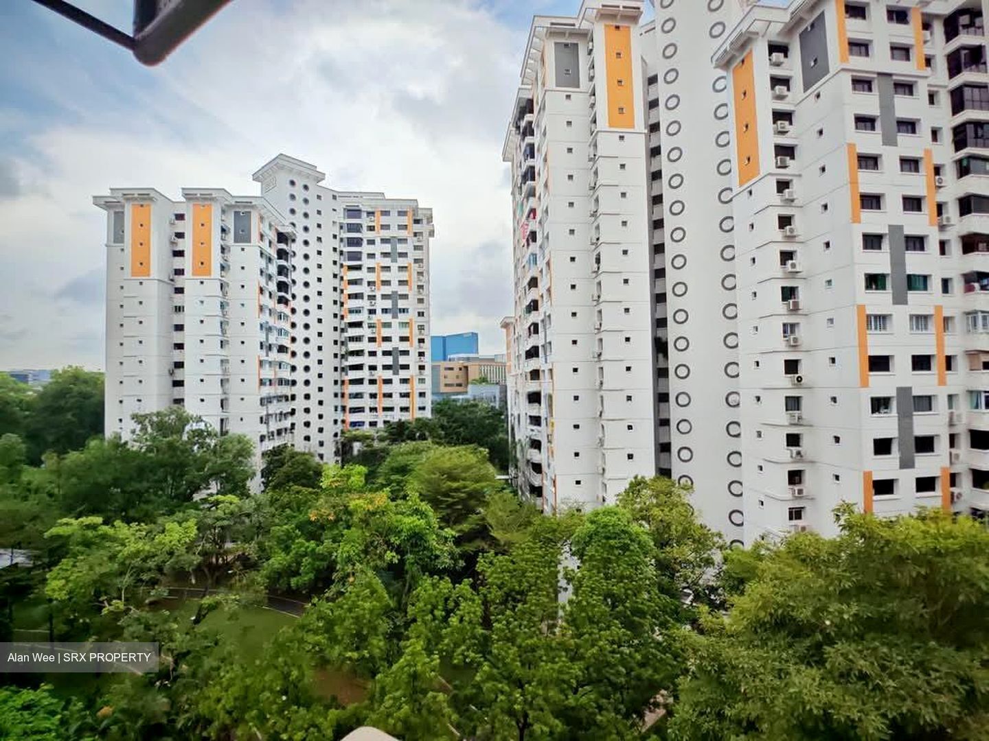 Blk 286C Toh Guan Road (Jurong East), HDB Executive #581910511